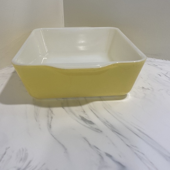 Vintage Pyrex baking dish - Picture 2 of 7